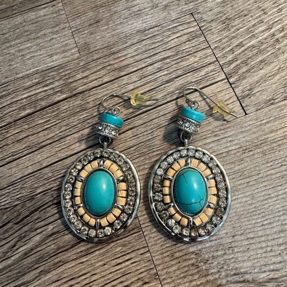 Jewelry - Turquoise and Gold Oval Earrings